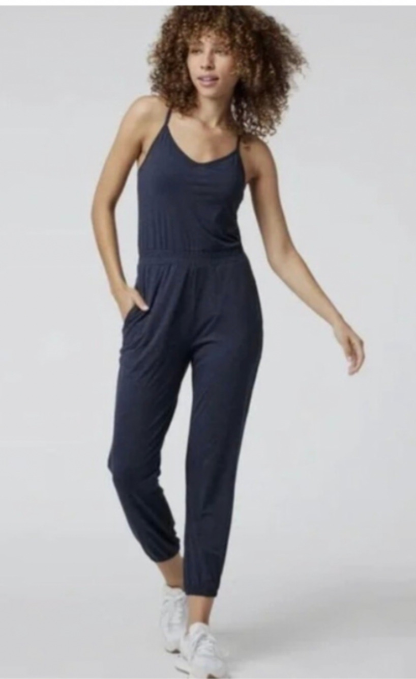 NEW Vuori Women's L Lux Jogger Jumpsuit Women in Midnight Heather $108 Pads B14